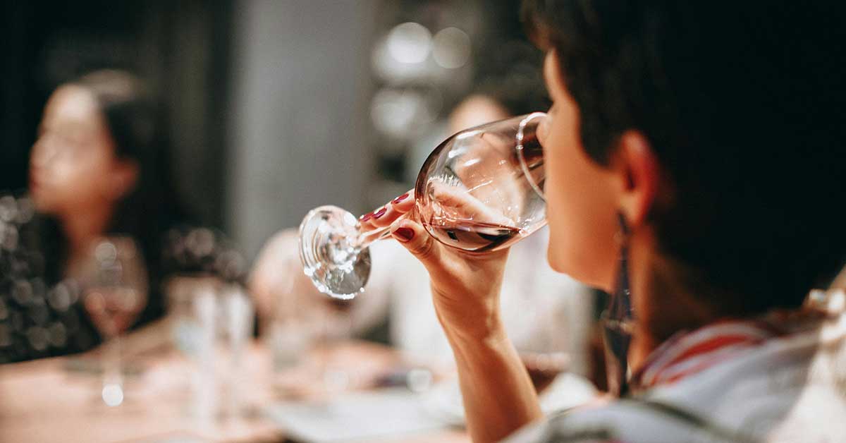 Alkohol bei Arthrose: Das sollten Sie wissen!