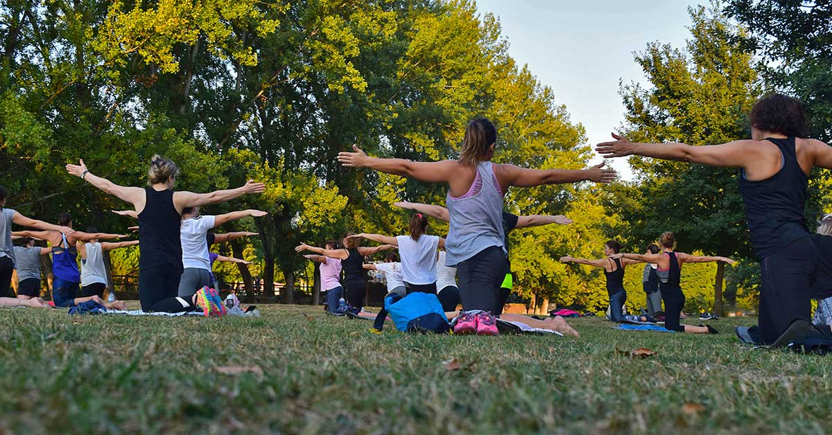 Yoga bei Arthrose: Schmerzlinderung durch bewusste Bewegungen