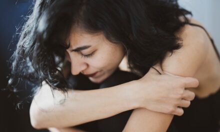 Arthrose, Depression und Angst: Die stille Belastung erkennen und lindern