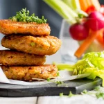 Grünkern-Nuss-Frikadellen mit Rohkost